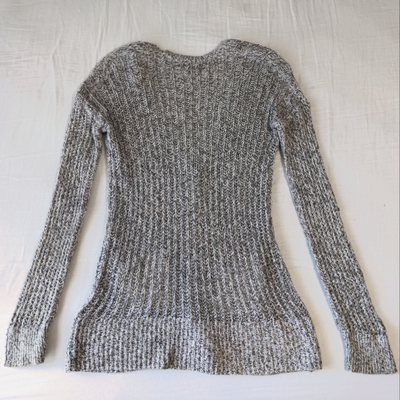 American Eagle Outfitters Cable Knit V Neck Cardigan Front Pockets - Picture 5 of 10